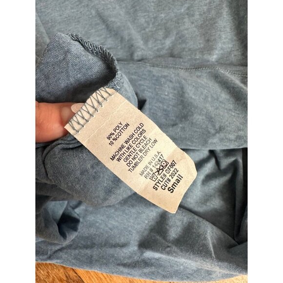 4 Volunteer GAP t-shirts sizes  Small, Medium & X-large 2X-large - Picture 11 of 11